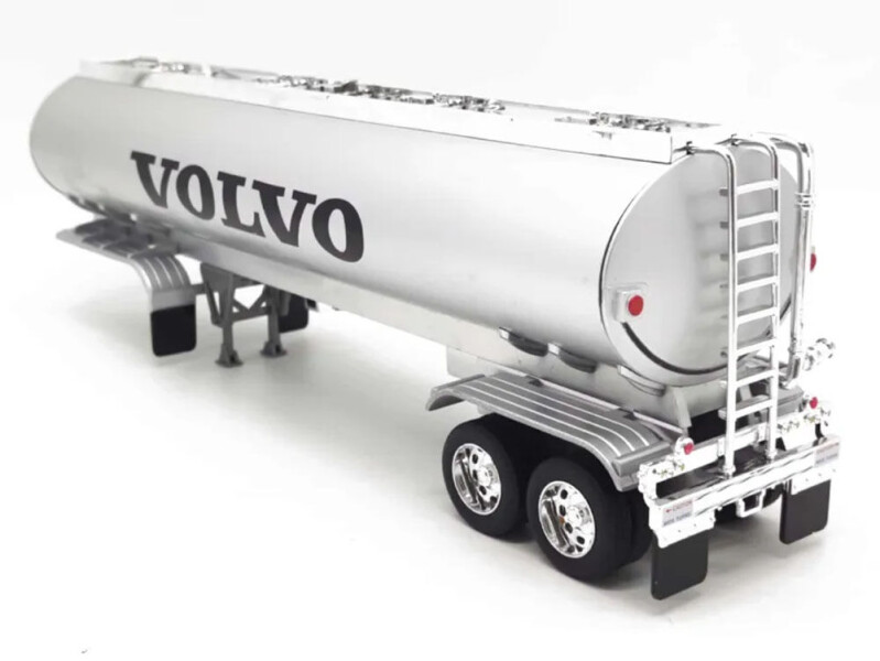 Welly Tahač Volvo FH OIL Tanker 1:32 stříbrné